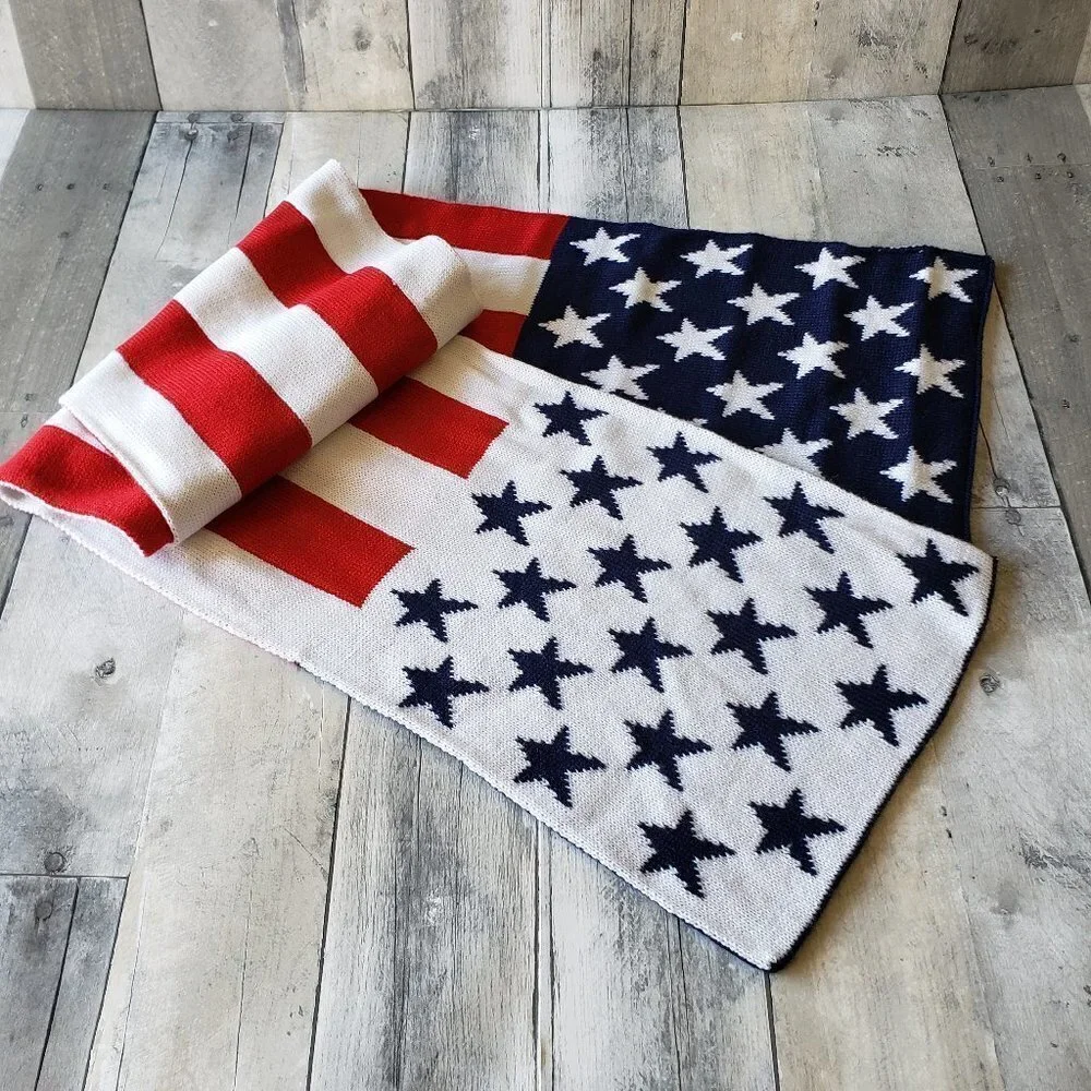 NWT - Reversible USA Stars and Stripes Knit Scarf 63